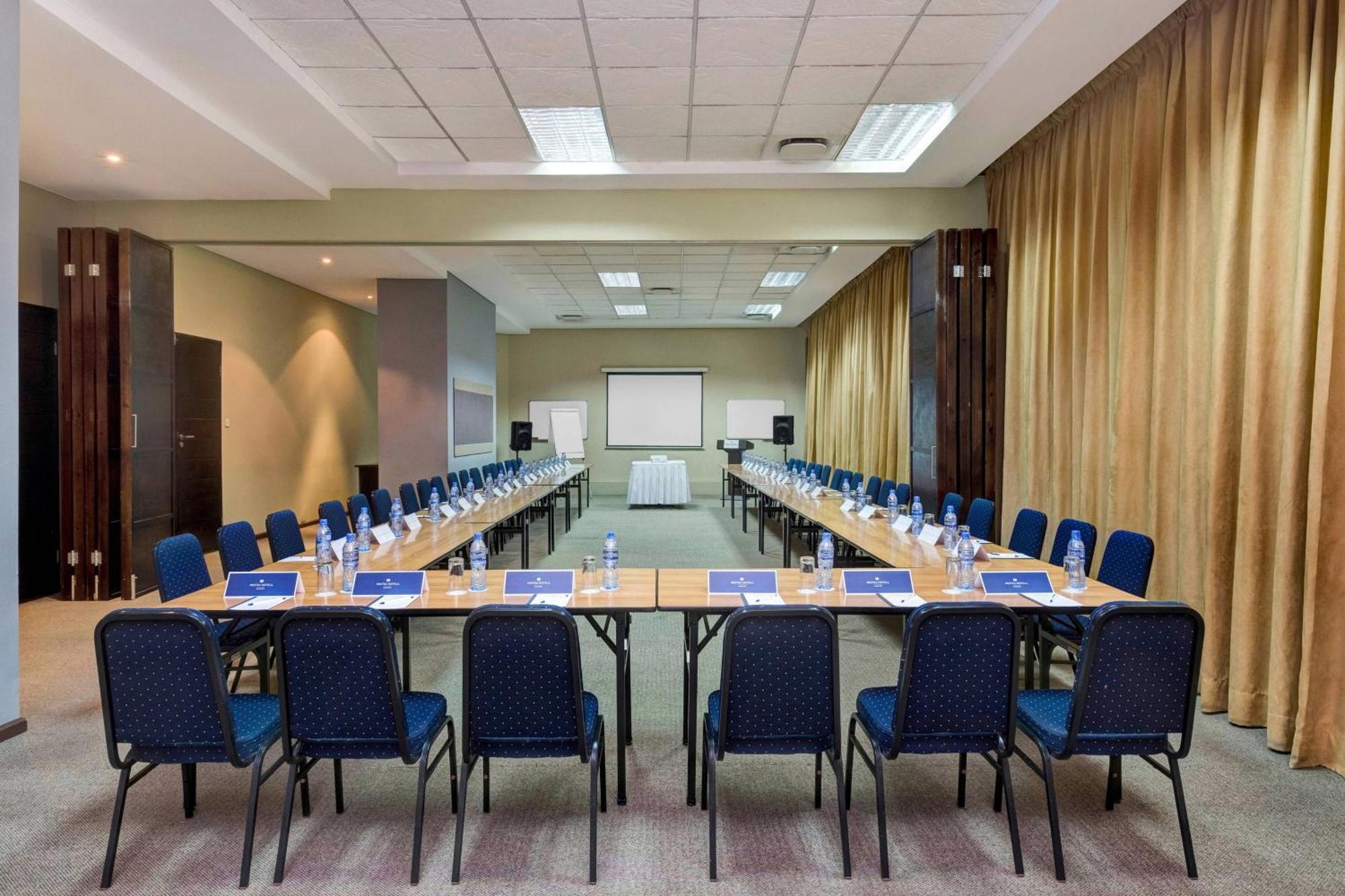 Protea Hotel By Marriott Lusaka Cairo Road Exterior photo